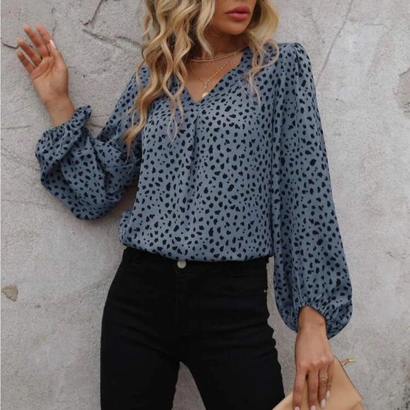 Boho dusty blue Dalmatian print lantern sleeve blouse - Picture 4 of 6